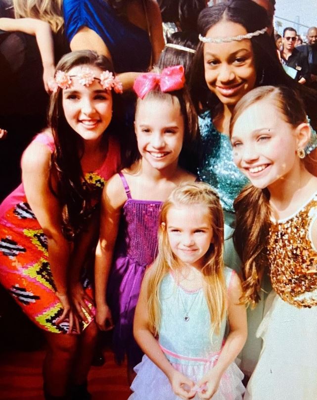 Young Mia Talerico with her friends