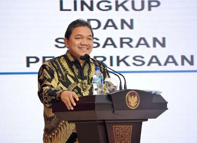 Achsanul Qosasi career