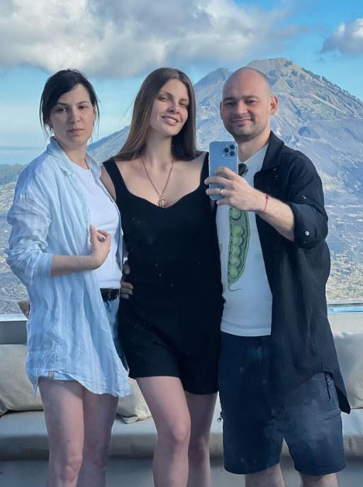 Daria Sadovskaya with her friend
