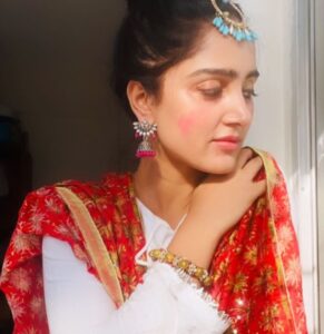 Who is Divya Singh? Wiki, Age, Family, BIO, Height & Facts About Mukesh