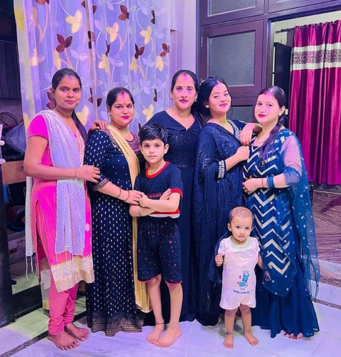 Gungun Gupta with her family