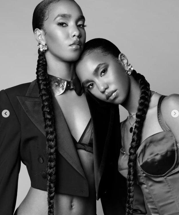 Jessie James Combs with her twin sister D'Lila Star Combs
