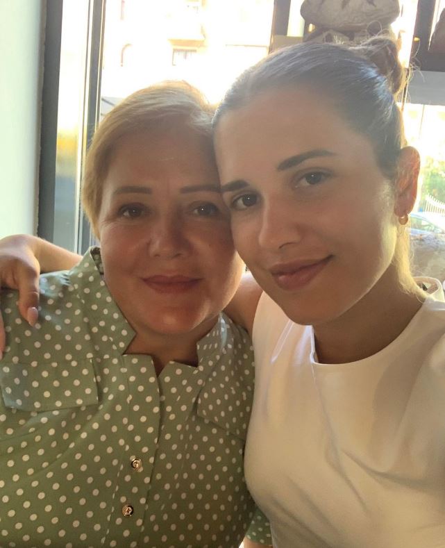 Nastya Nass with her mother