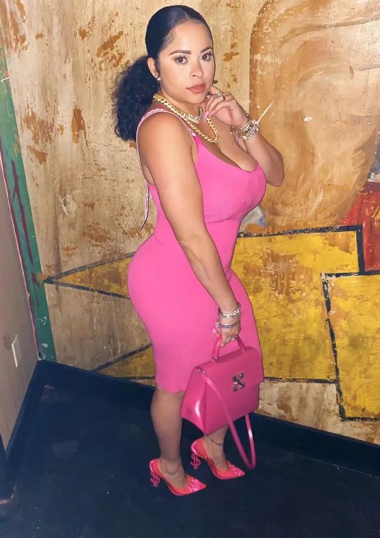 Nina Thomas height