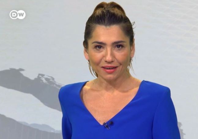 Pia Castro is a journalist