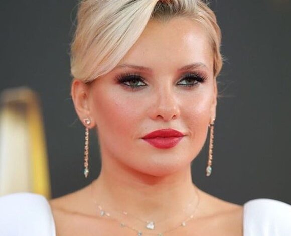Who is Evelyn Burdecki Wiki, Age, Husband, Family, Net Worth, Height, BIO, Nationality