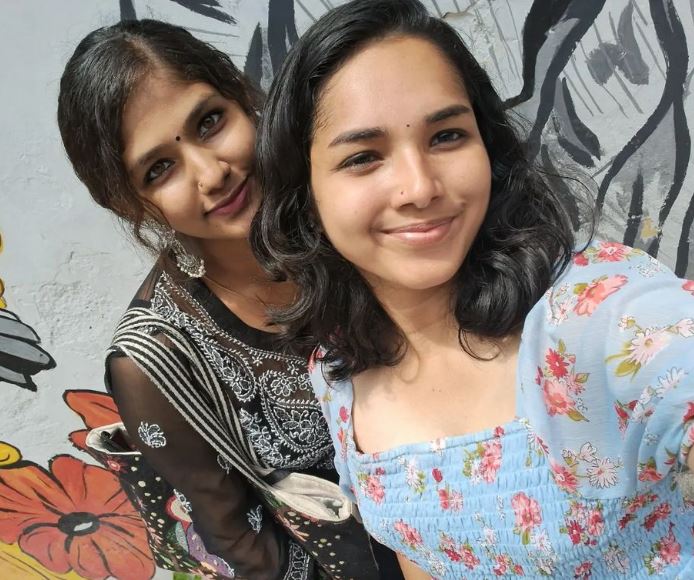 Aaradhya Devi with her friend