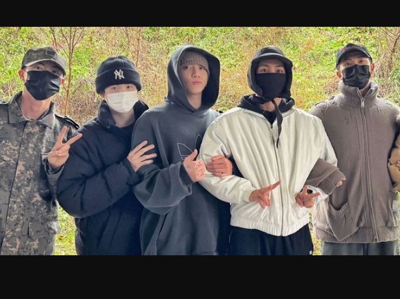 BTS Monuments Cast