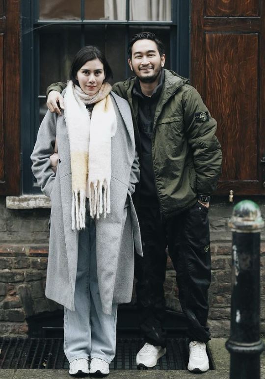 Jeje Govinda and his wife Syahnaz Sadiqah