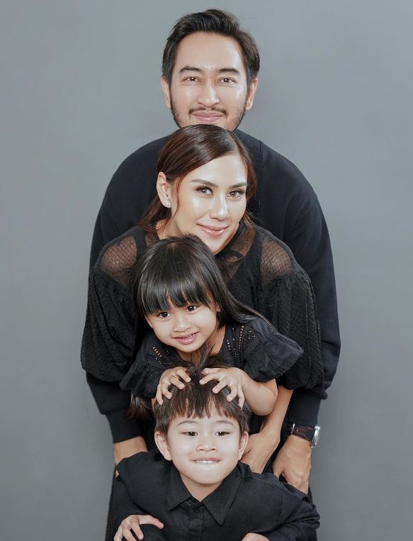 Jeje Govinda family