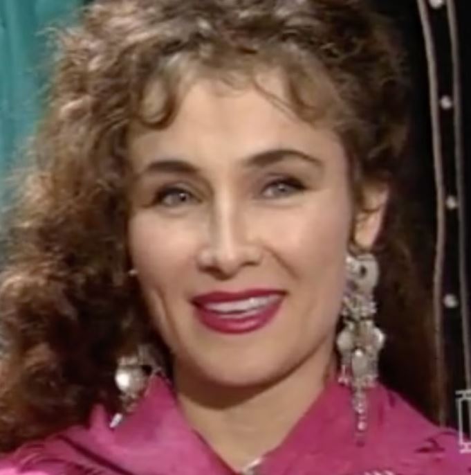 Laura Lynch bio