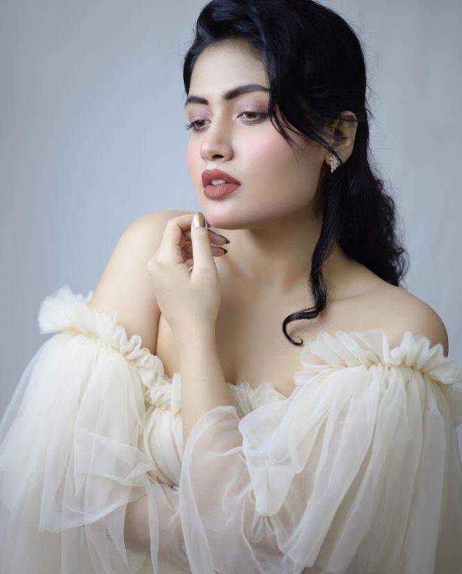 Manvi Chugh acting career