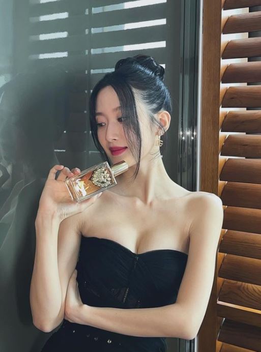 Moon Ga Young bio