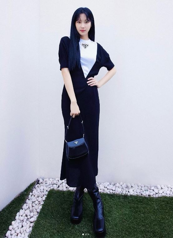 Moon Ga Young height