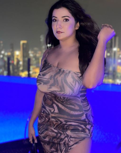 Priya Singh bio