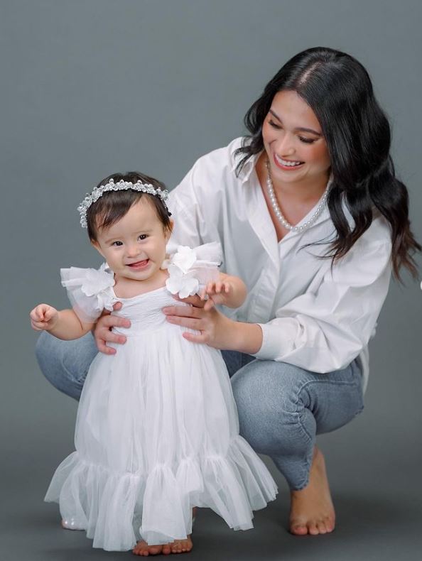 Shaila Rebortera with her daughter
