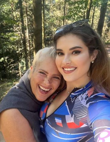 Shalimar Abbiusi with her mother