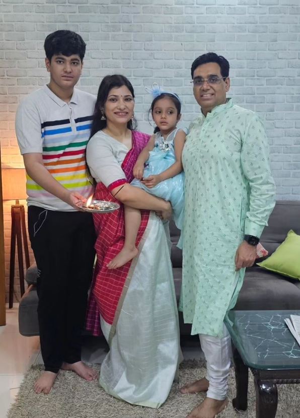 Shraddha Joshi Sharma with her husband Manoj Kumar Sharma and kids