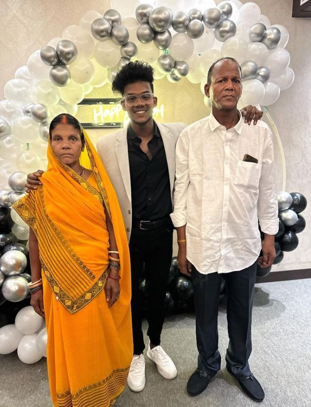 Suraj Rox's with his parents