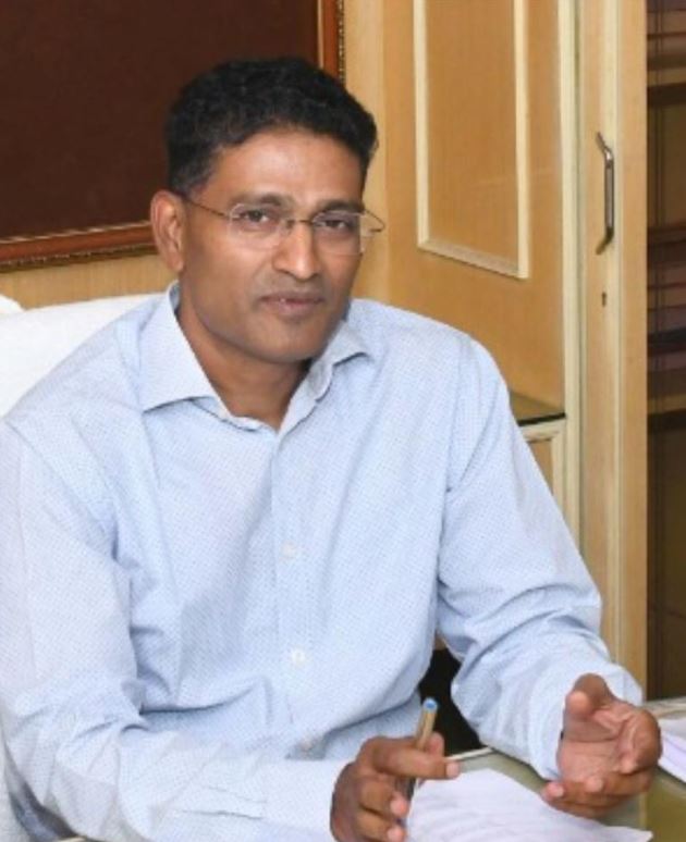 T Ravikanth bio