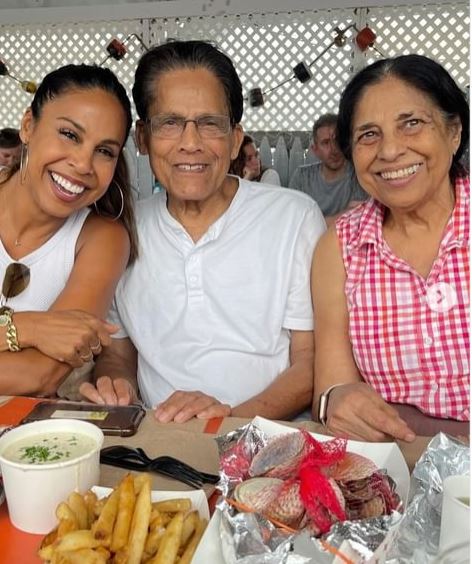 Taniya Nayak with her parents