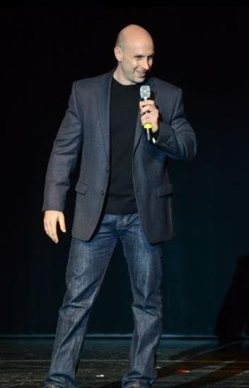 Vince August bio