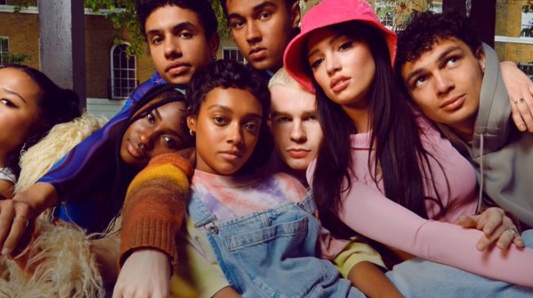 Who will be in the cast of Everything Now Season 3