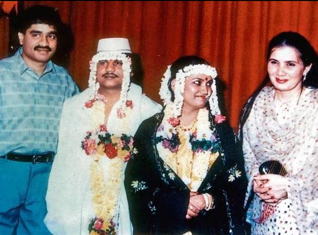 Zubeena Zareen with kids and husband