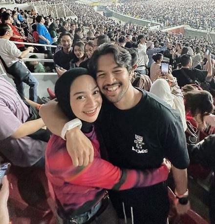 elmer syaherman wife