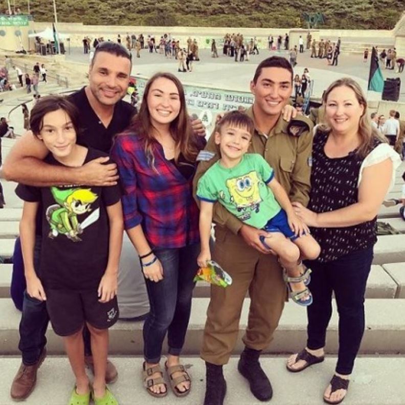 Amir Tsarfati with his wife & kids