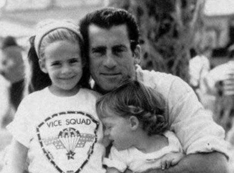 Ariel Glaser with her dad and sister