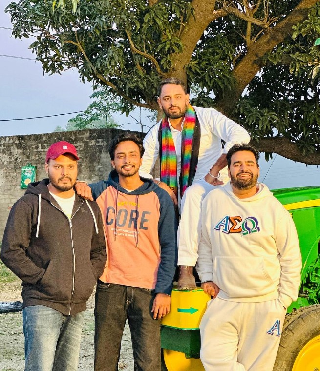 Bhaana Sidhu with friends