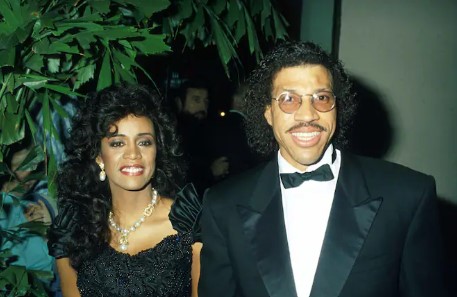Brenda Harvey-Richie old picture with her husband