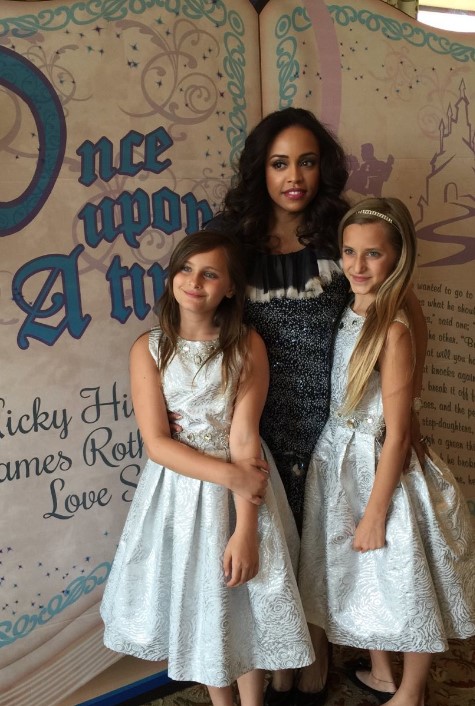 Brenda Harvey-Richie old picture with her daughters