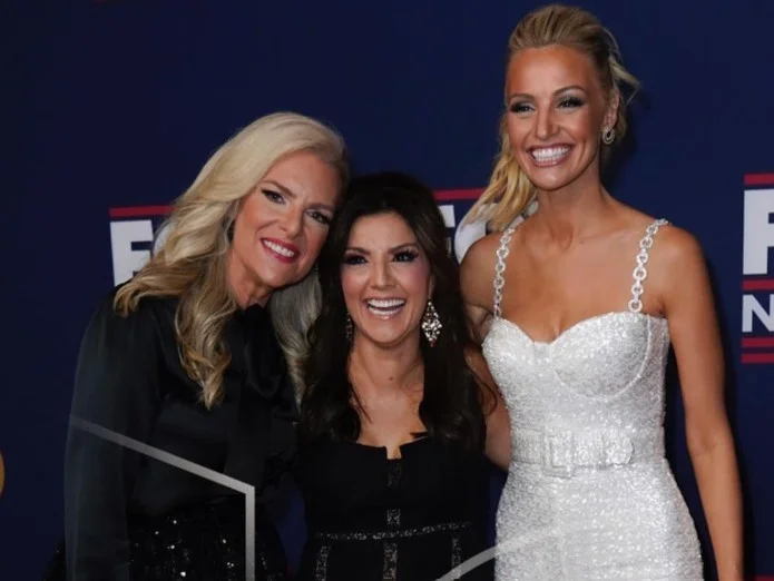 Carley Shimkus with her friends