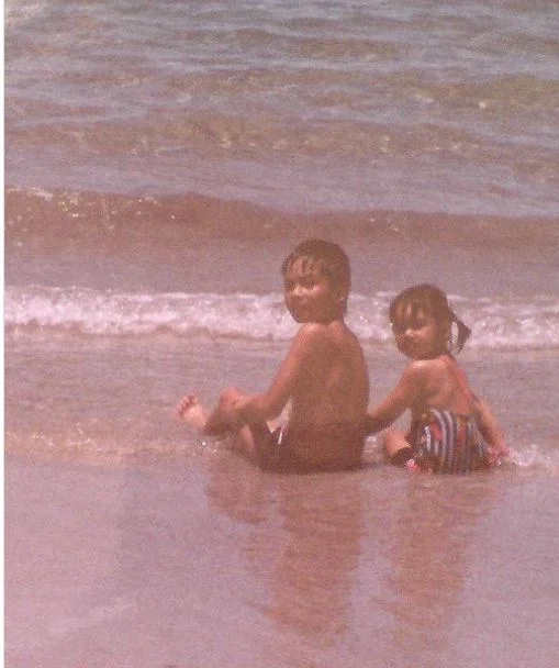 Kim Jones childhood picture with her brother