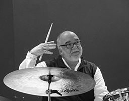 Maya Erskine father (source- Wikipedia)