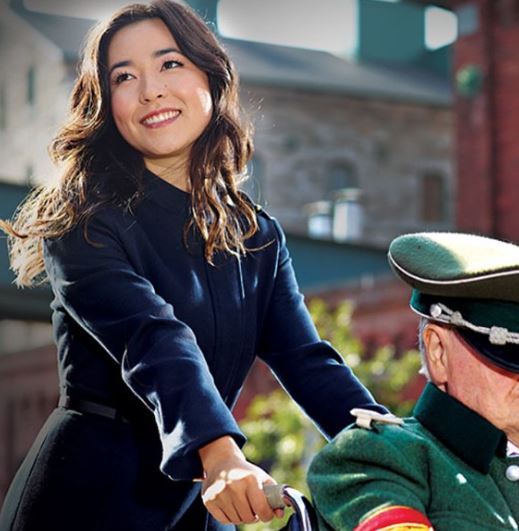 Maya Erskine height