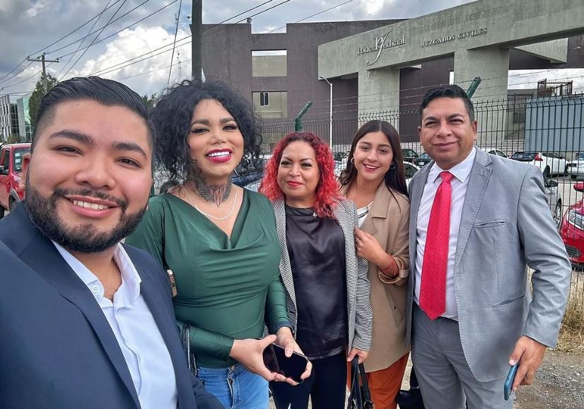 Paolita Suarez with her friends
