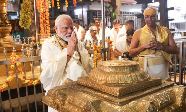 Prime Minister Narendra Modi Visits Guruvayur Temple Blesses a Newly Wedded Couple in the Temple