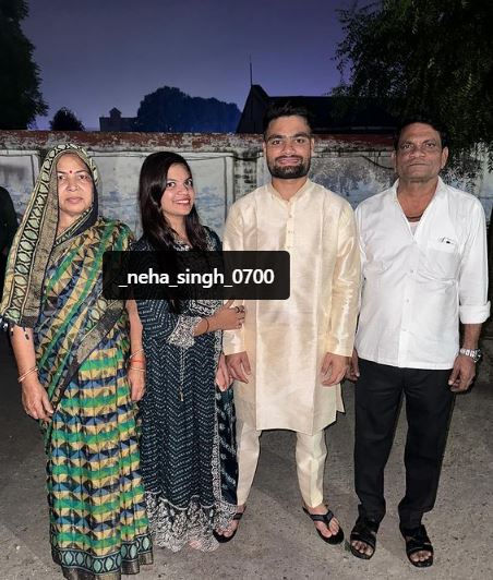 Rinku Singh with his father, mother and sister