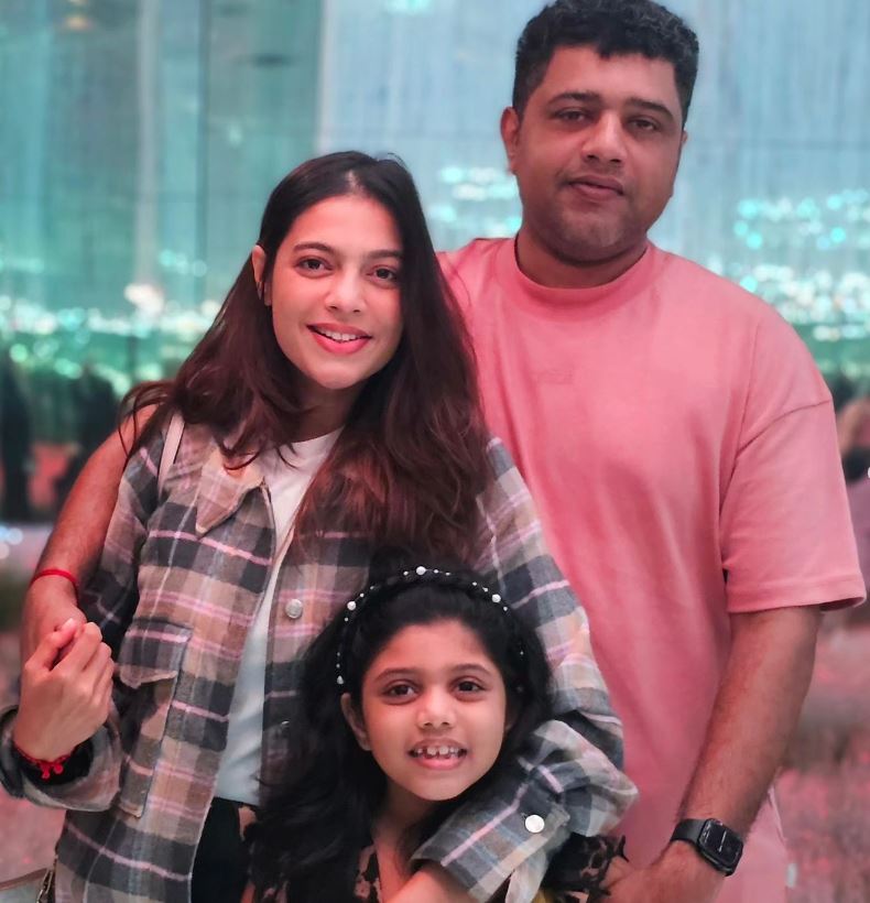 Santhi Mayadevi with her husband Shiju Rajasekharan and daughter Aarumani