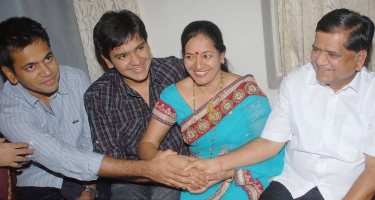 Shilpa Shettar with her husband and kids