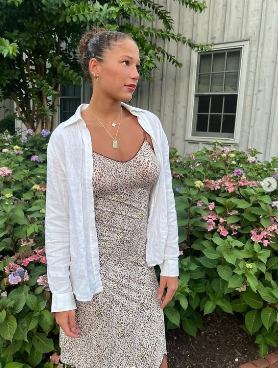 Sophia Strahan height