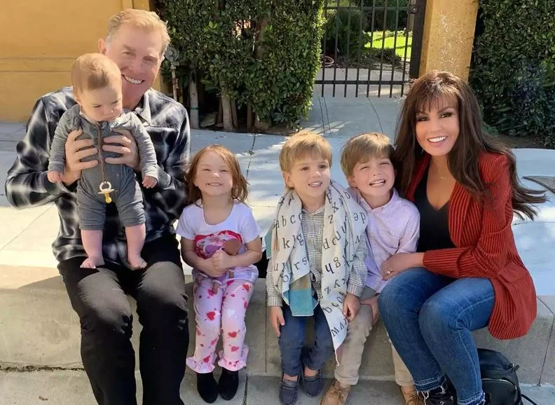 Steve Craig and Marie Osmond with their grandchildren