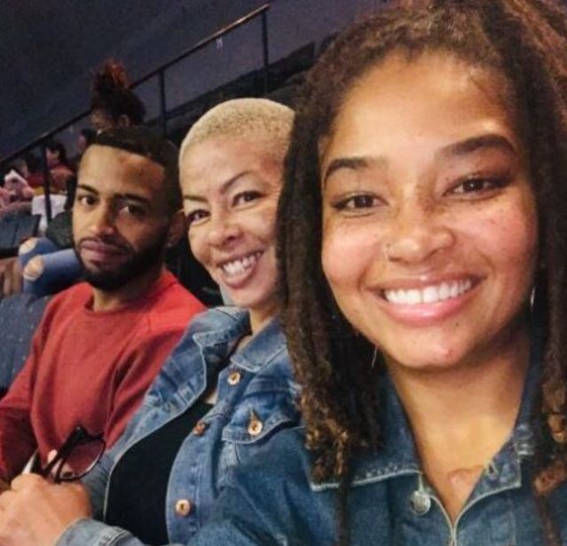 Wanda Hutchins with her kids