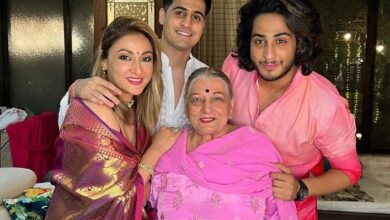 Who Is Urvashi Dholakia Meet Her Husband, Twin Sons, Marriage, Boyfriend & Personal Life