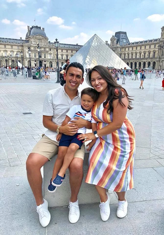 Alfredo Pedroza with his kids and wife