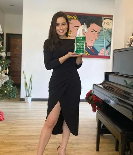Angela Lagunzadi height