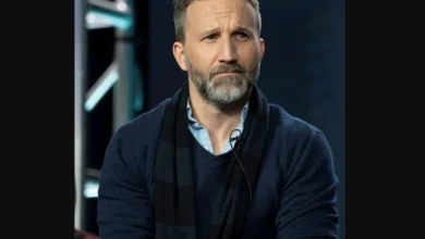 Is Breckin Meyer Gay?